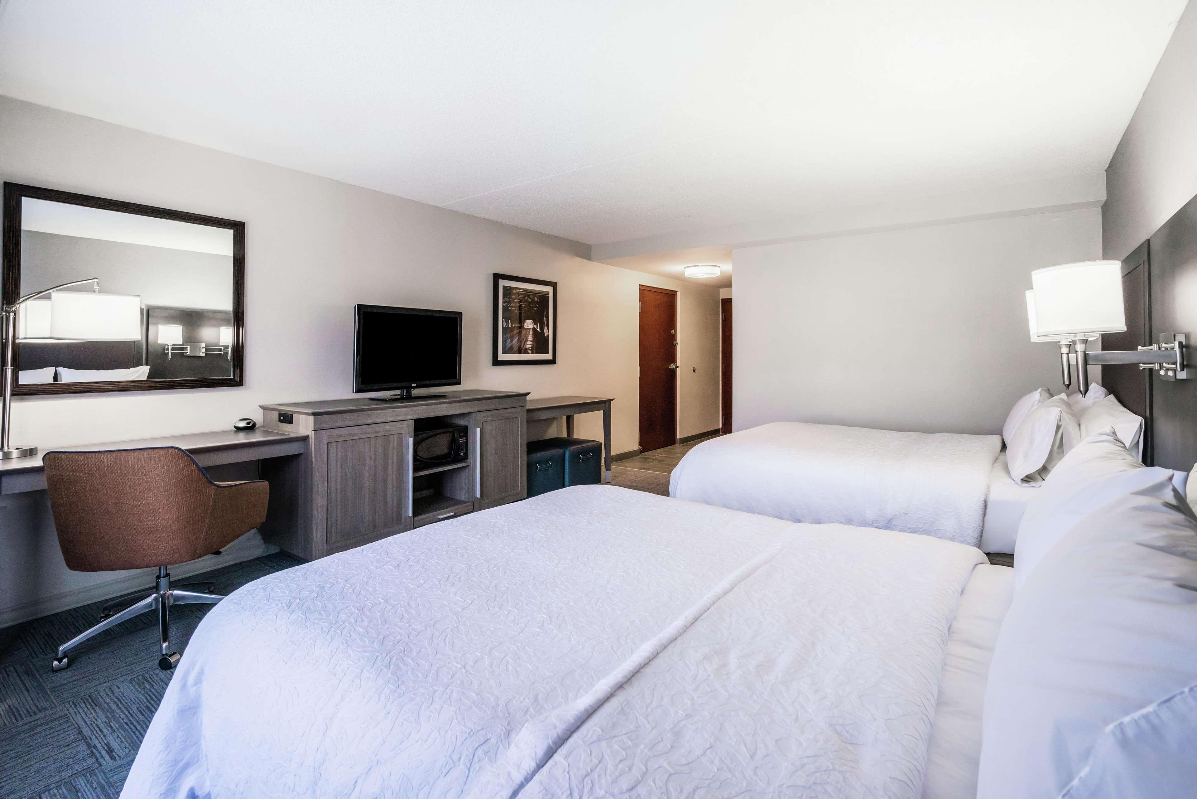Hampton Inn Clifton Park Bagian luar foto