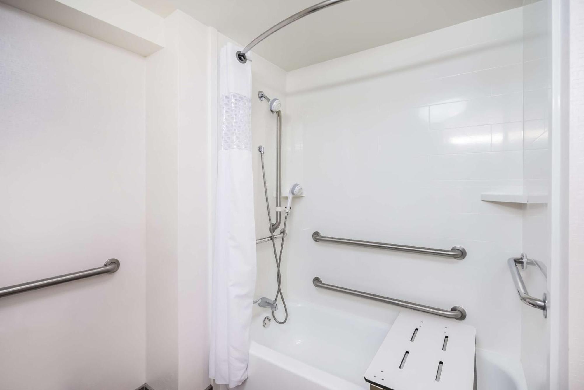 Hampton Inn Clifton Park Bagian luar foto